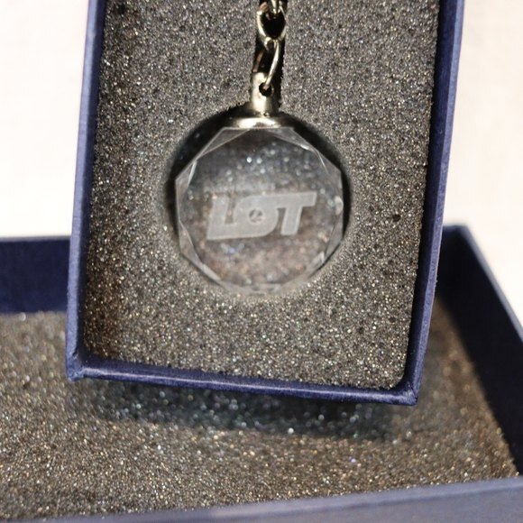 Polish Airlines Airplane Key Chain 4″ Collectible Memorabilia New in Box - Picture 3 of 5